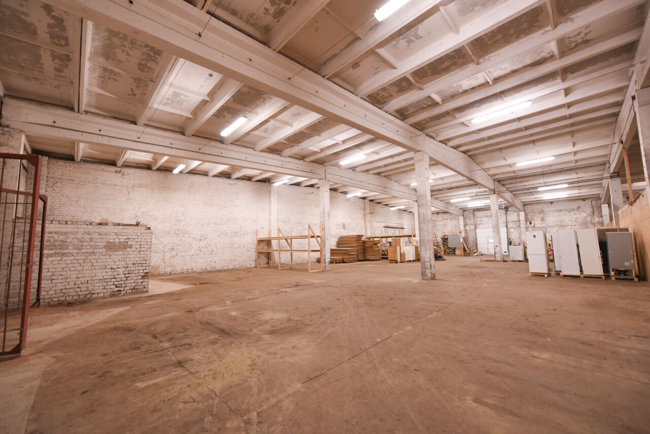 1100M2 KÜLMA LADU ESTAKAADIGA! — 1100 m² Suur-Sõjamäe põik 9